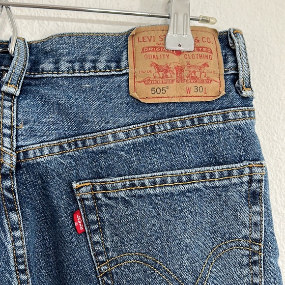 Vintage 505 90’s Levi’s Straight Fit Bermuda Denim Shorts Jorts - Picture 5 of 6
